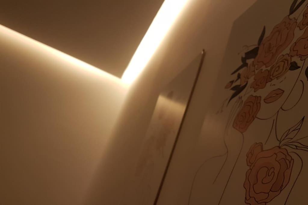 ستوديو فندقي مع مسرح منزلي روعه وواي فاي Apartment